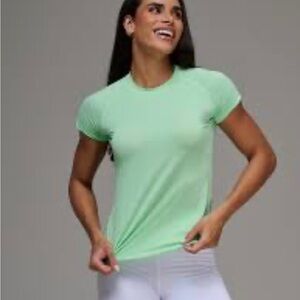 ALO Yoga Mint Green Short Sleeve Tee Size S